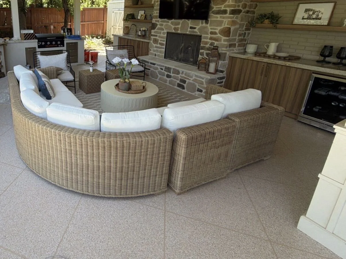 Flake patio coating under a covered outdoor living room